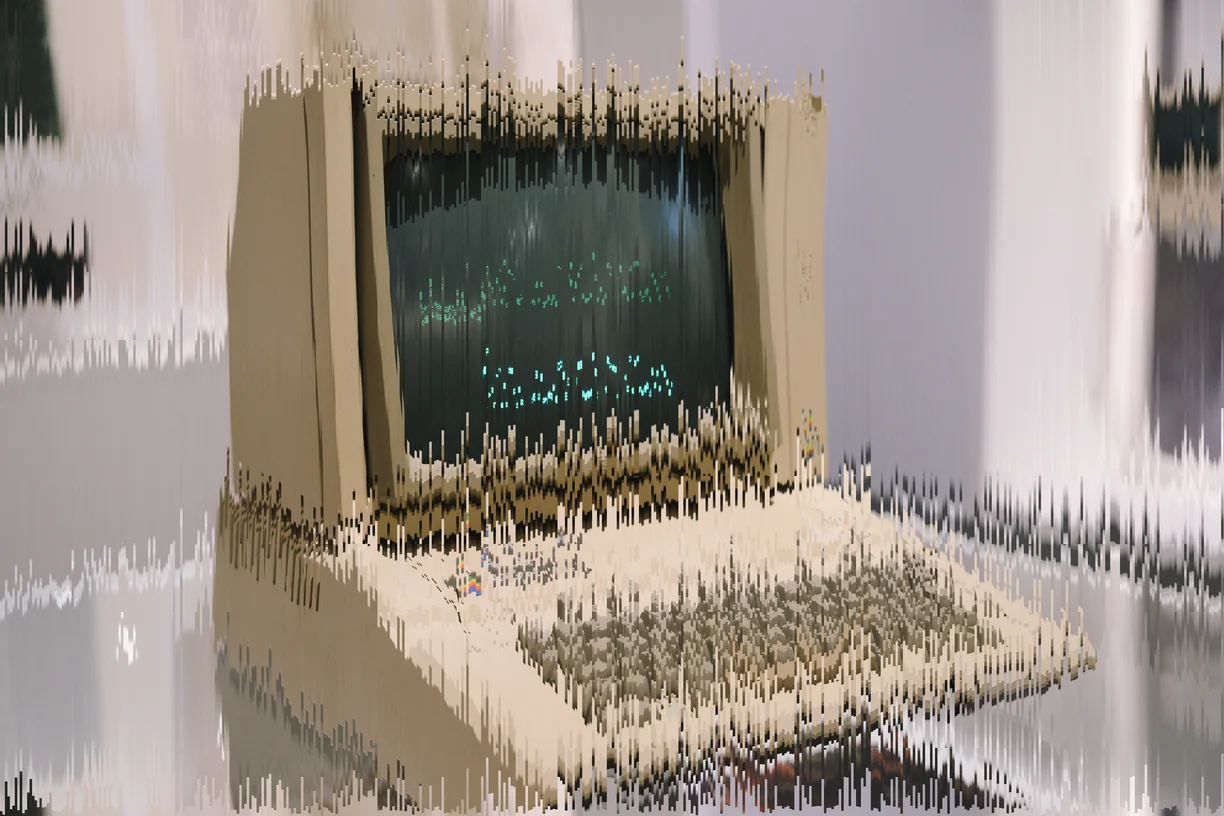 Melt & Drip applied to a photograph - Pixel effect in Decimation Lab
